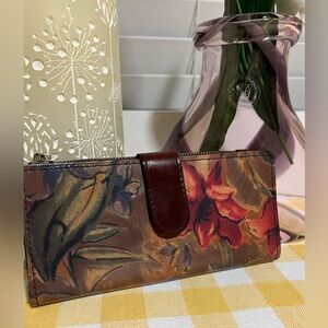 Patricia Nash Bifold Wallet